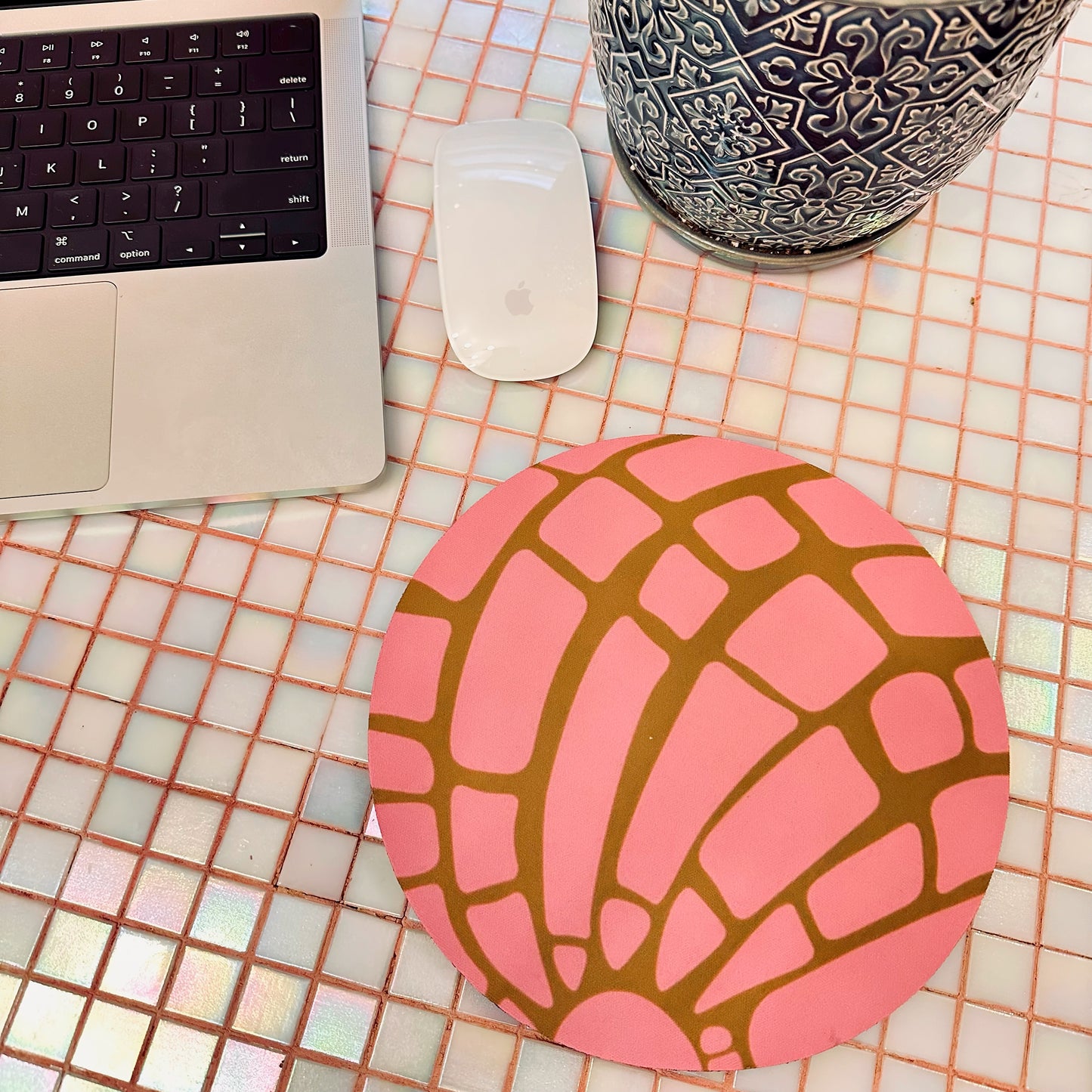 Concha Fresa Mouse Pad