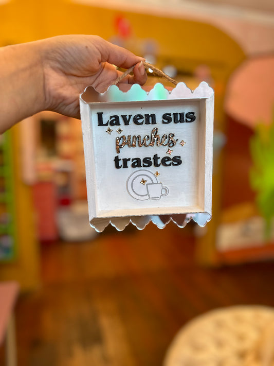 Laven Sus Pinches Trastes Wall Art